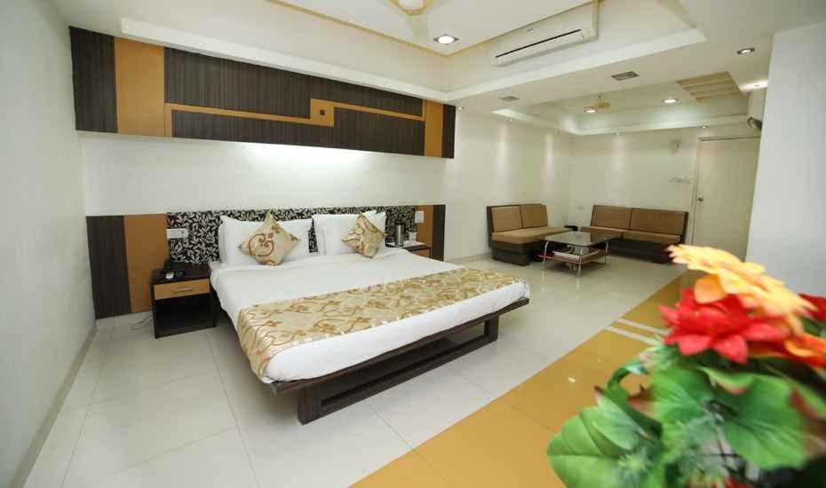 Hotel Grand Suites Indore Eksteriør bilde