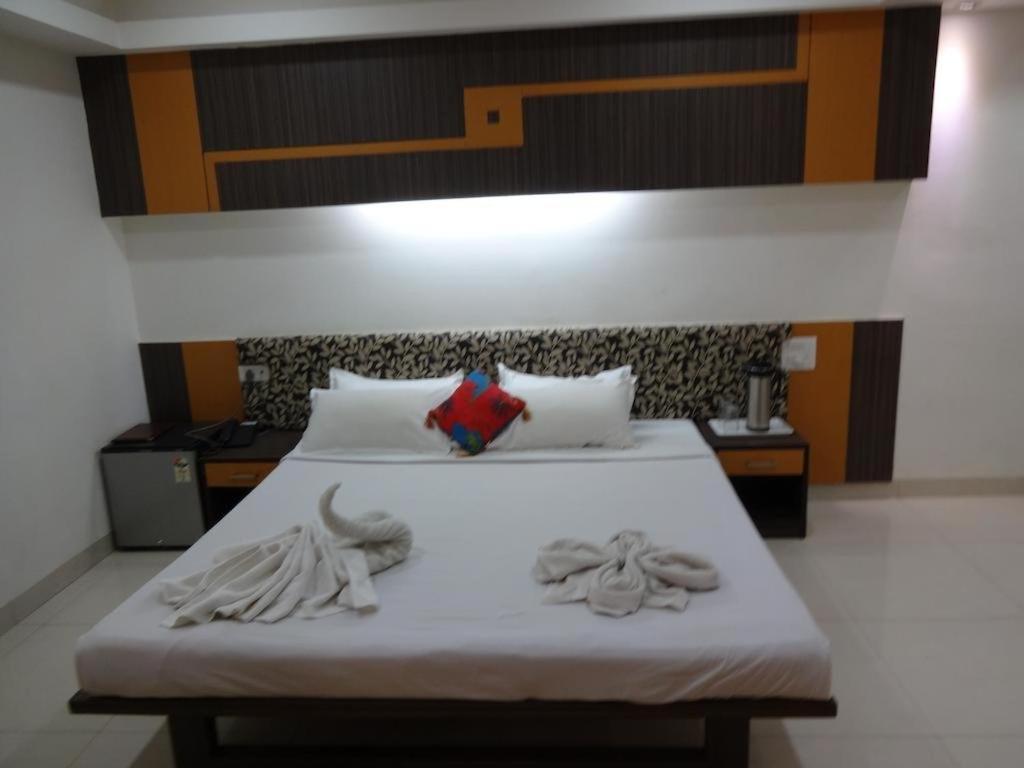 Hotel Grand Suites Indore Eksteriør bilde