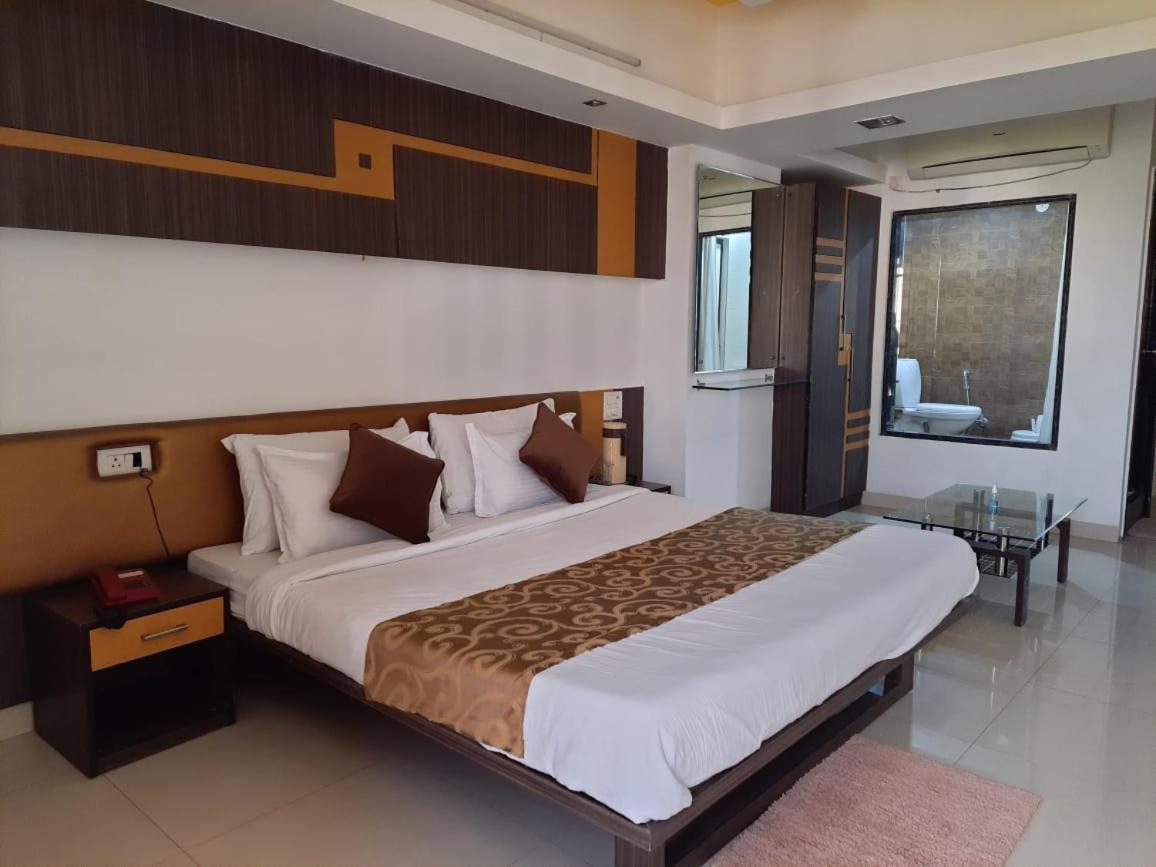 Hotel Grand Suites Indore Eksteriør bilde